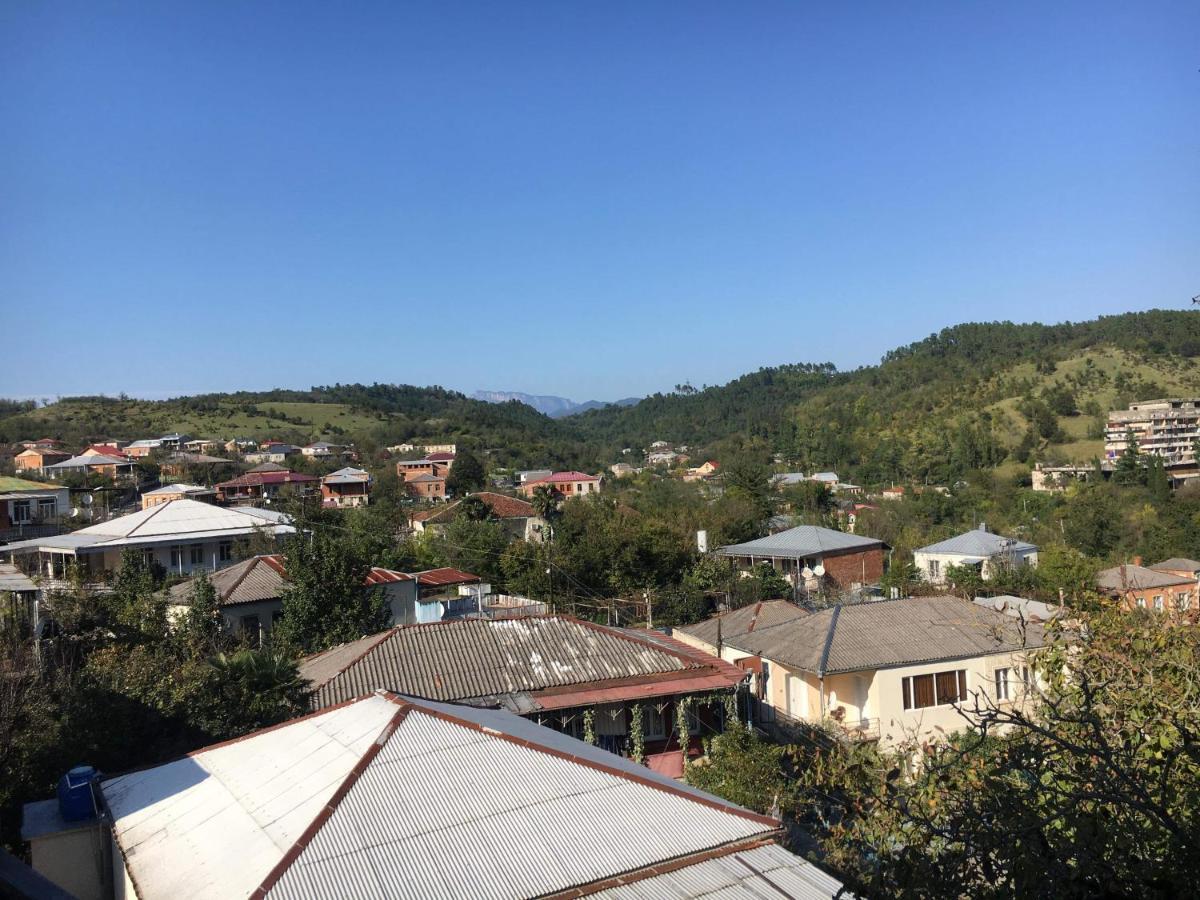 Guest House Royal Comfort With Terrace Κουτάισι Εξωτερικό φωτογραφία